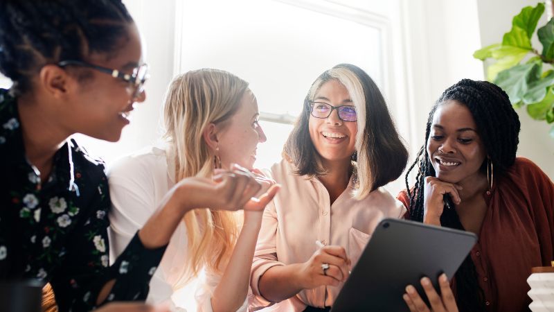 Vier Frauen im Gespräch