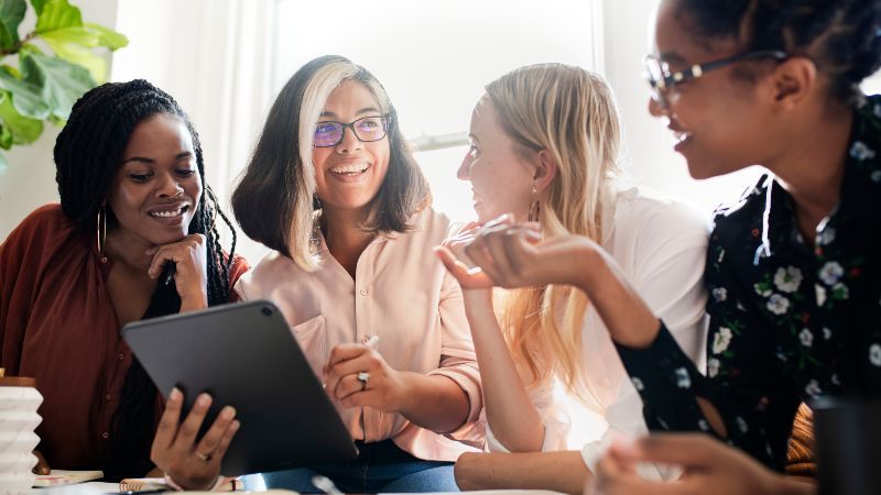 Vier Frauen im Gespräch